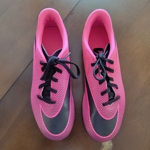 nike bravata ii jr.  girls' soccer cleats